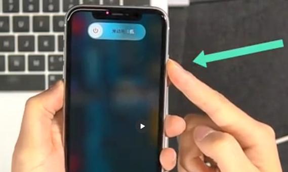 解决苹果11卡死屏幕无反应的方法（苹果11卡死屏幕无反应的修复技巧，让你摆脱困境）