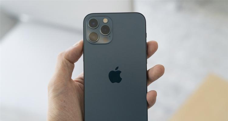 苹果iPhone12的返回上一步方法详解（学会这个关键操作，让你在iPhone12上更得心应手）